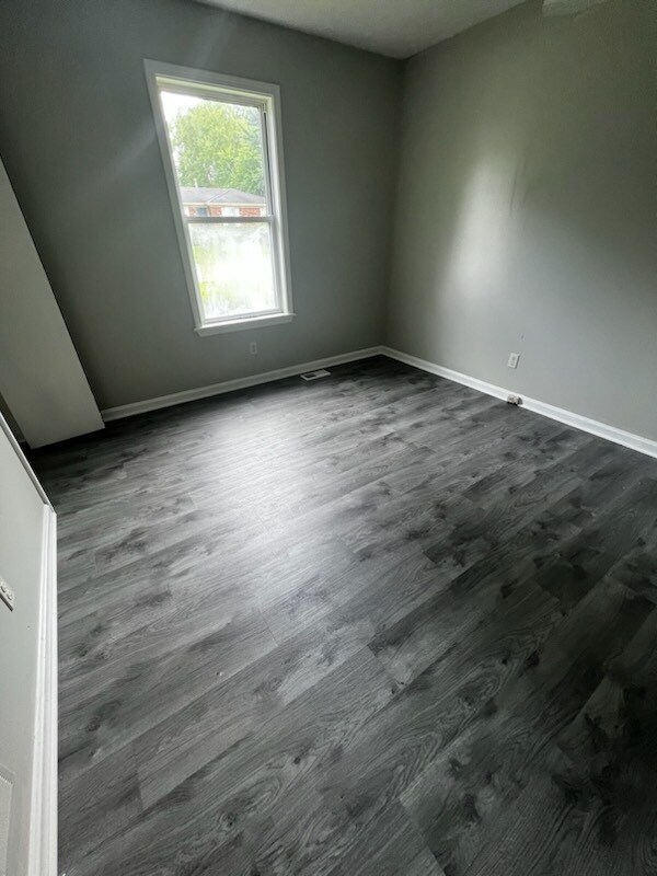 Foto del edificio - 6017 Larkgrove Dr