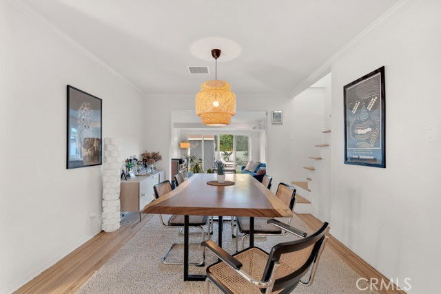 Foto del edificio - 5727 Colbath Ave