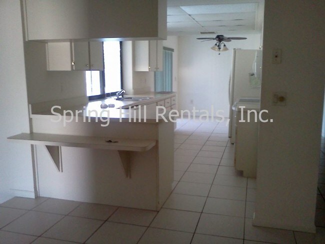Building Photo - 3 bedroom pool home