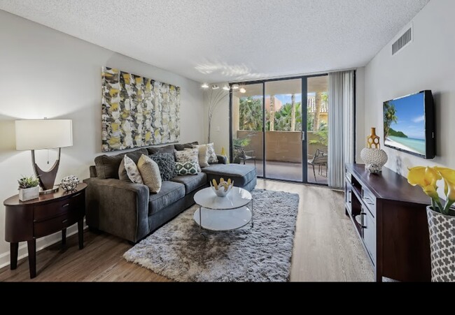 Foto del edificio - 15775 Miami Lakeway N