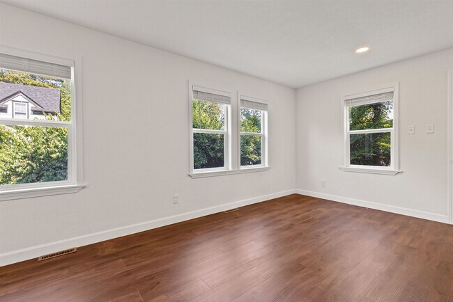 Foto del edificio - 7330 Olde Creek Rd