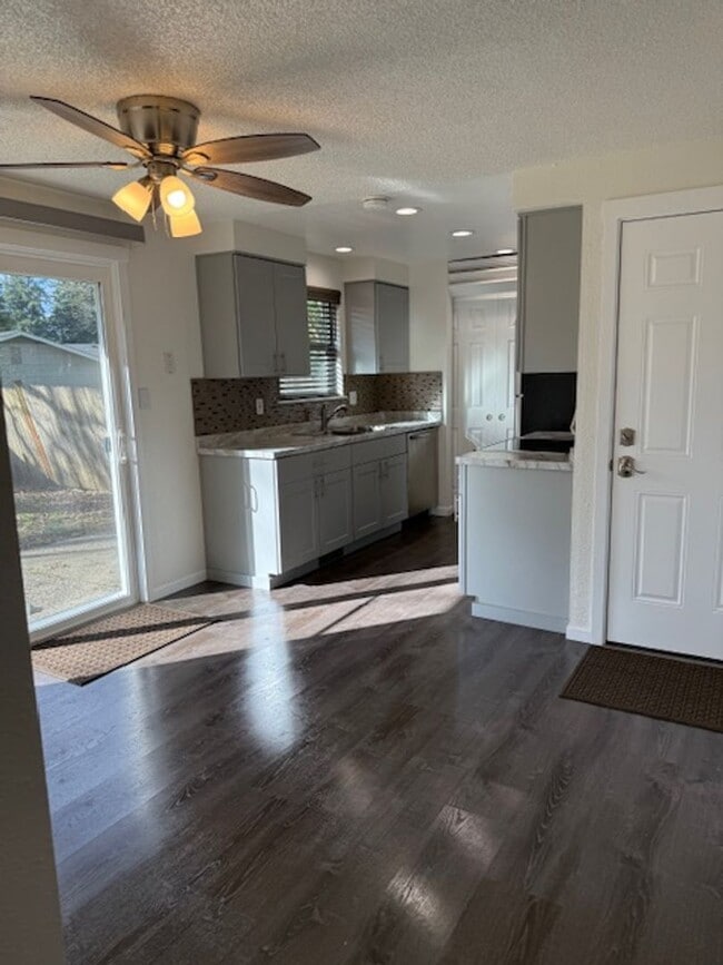 Building Photo - Lap of Luxury LLC