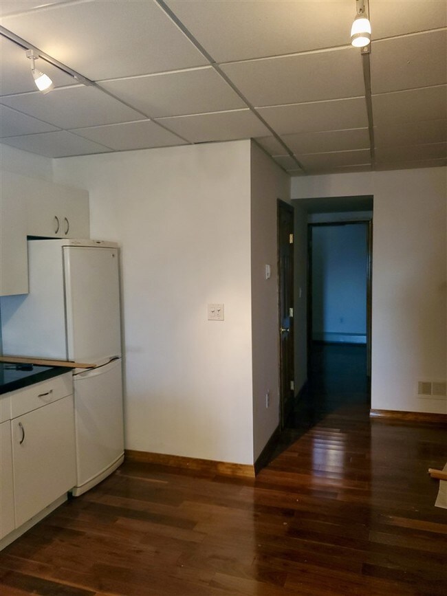 Foto del edificio - 308 Mountain Rd