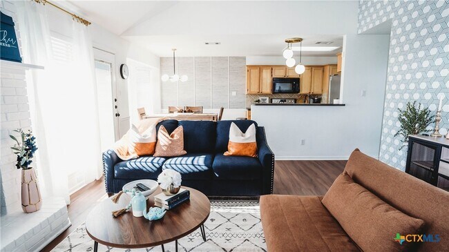 Foto del edificio - 3904 Split Oak Dr