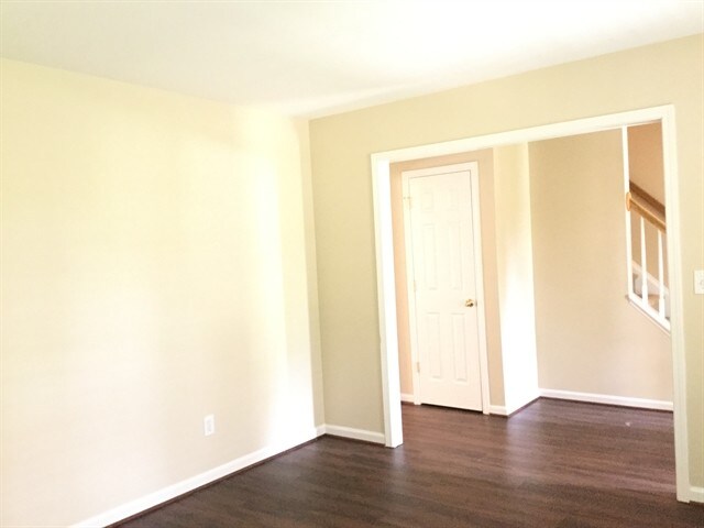 Foto del edificio - 118 Laporte Ln
