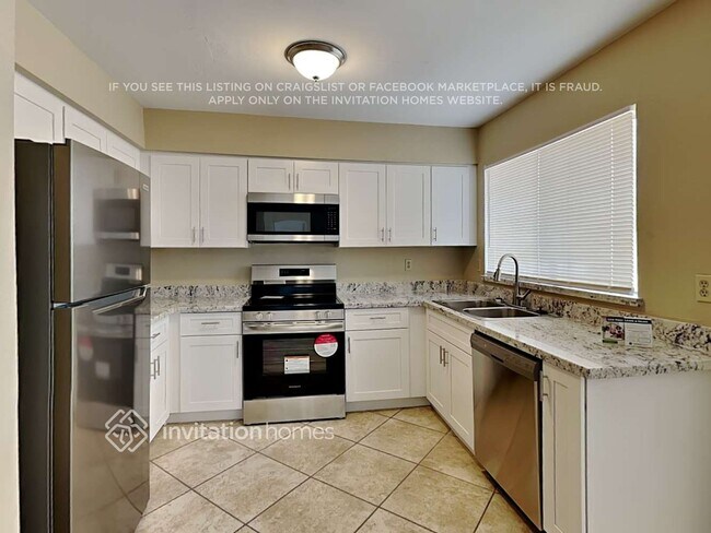 Foto del edificio - 9623 N 71st Ave