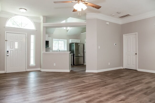 Foto del edificio - 10501 Southern Oak Ct