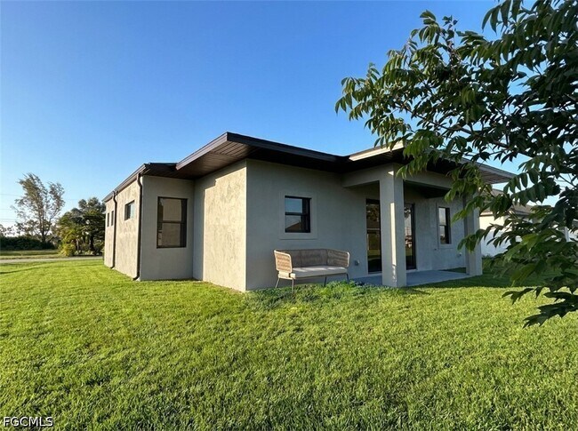 Foto del edificio - 2418 NW 25th St
