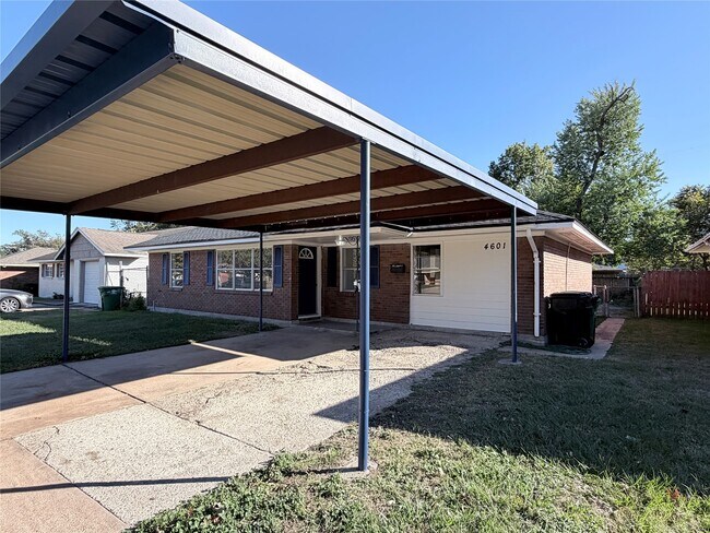 Foto del edificio - 4601 W 43rd St