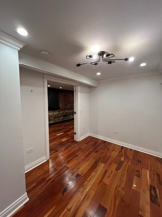 Foto del edificio - 2437 N Francisco Ave