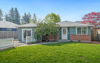 Building Photo - 7414 SE Ogden St