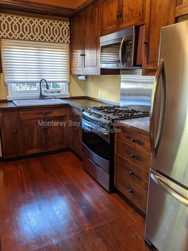 Foto del edificio - 515 Dickman Ave