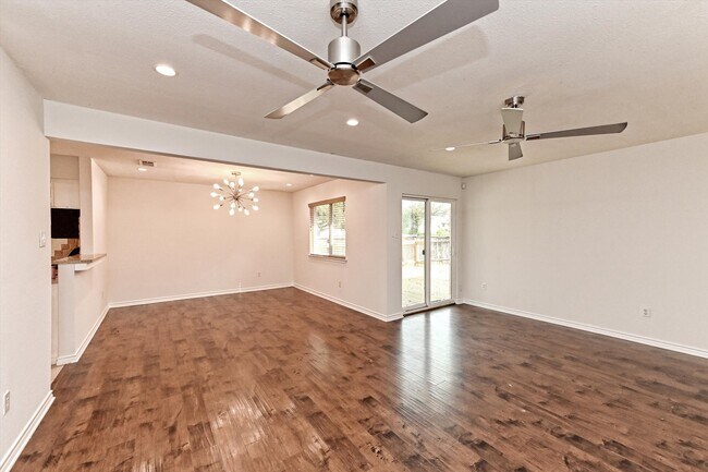 Foto del edificio - 3706 Harpers Ferry Ln