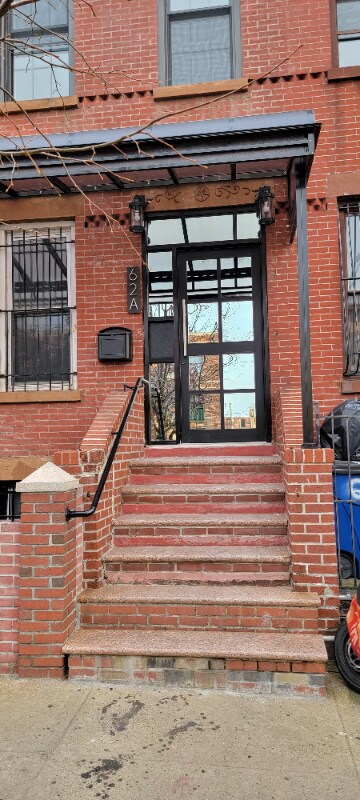 Primary Photo - 62A Hull St