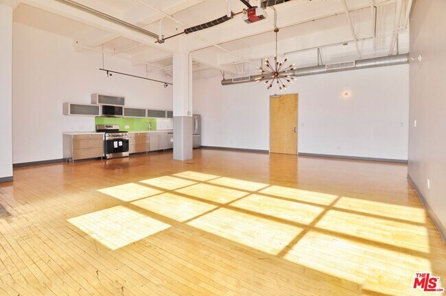 Foto del edificio - 1850 Industrial St