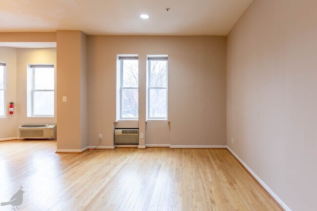 Foto del edificio - Spacious Two Bedroom Off 14th St. Corridor!