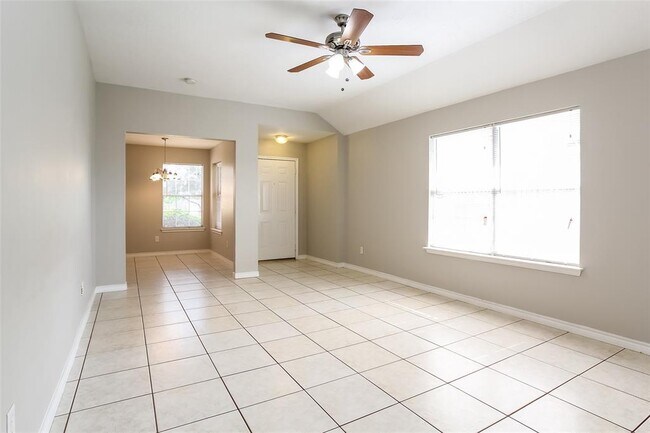 Building Photo - 11514 Sunburst Falls Dr