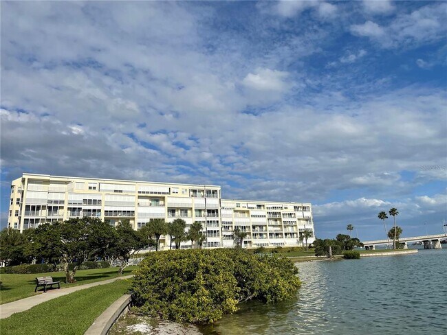 Foto del edificio - 7872 Sailboat Key Blvd S