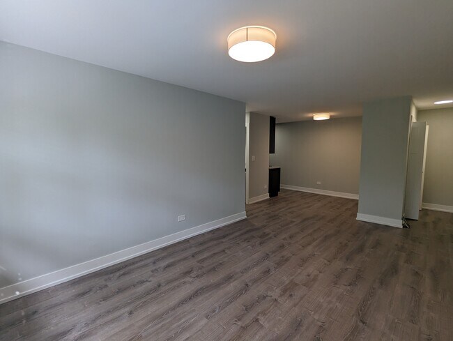 Foto del edificio - 456 W Barry Ave