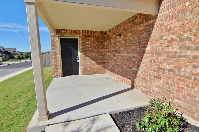 Foto del edificio - 7607 Cypress Vine