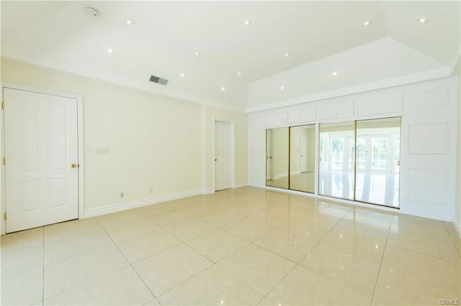 Foto del edificio - 16379 Meadow Ridge Way