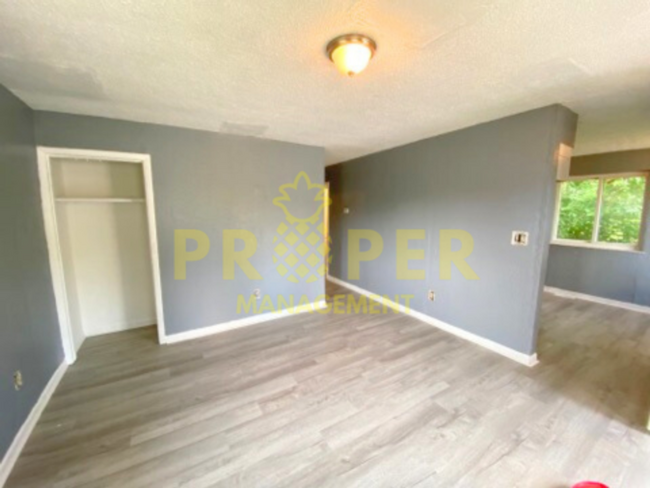 Building Photo - Recently renovated 3 bedroom house!!