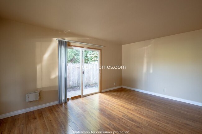 Foto del edificio - 943 NE Lincoln St