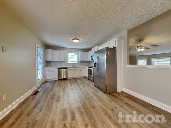 Foto del edificio - 97 Farmington Dr