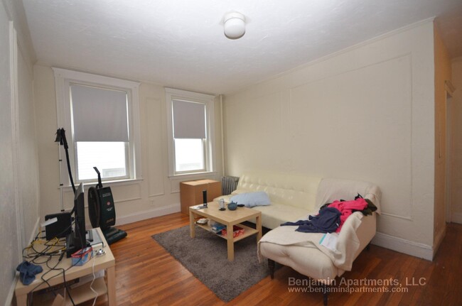 Building Photo - 5 Vinal St