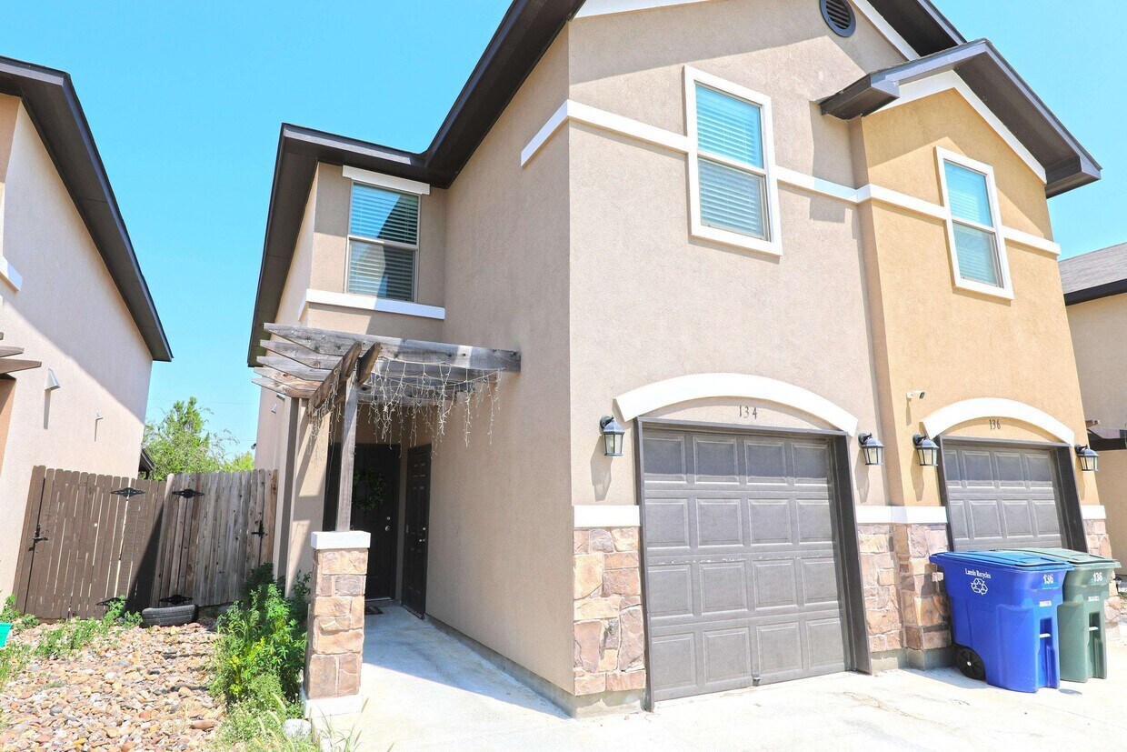 134 Niagara Dr. Unit 134, Laredo, TX 78045 Condo for Rent in Laredo