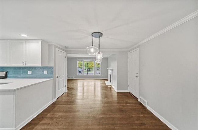 Building Photo - 3306 W 71st Ter