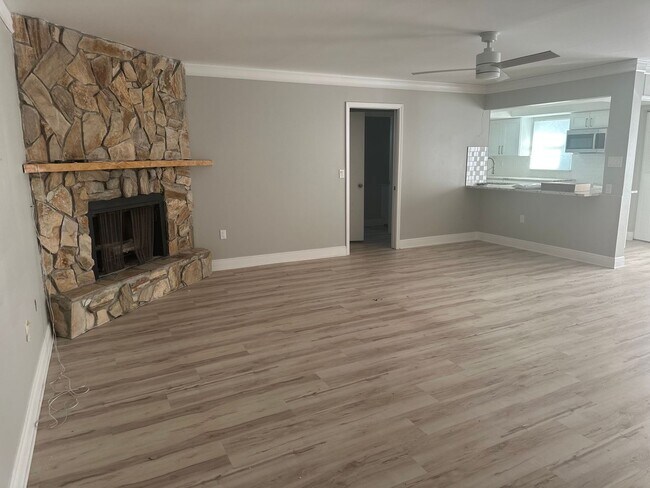 Foto del edificio - 3BR/2BA Pool Home with 2-Car Garage in St. Petersburg!