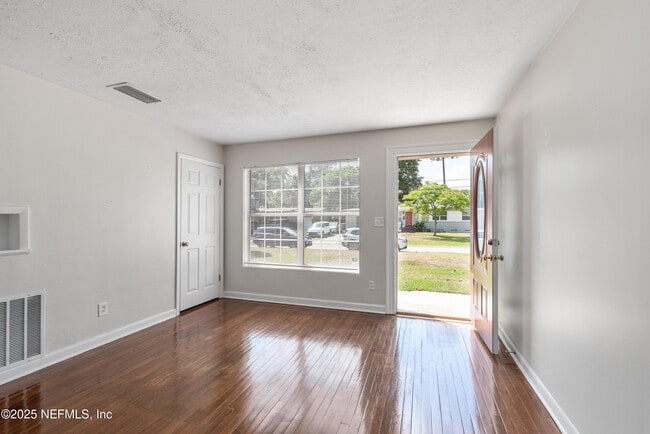 Building Photo - 4006 Conga St