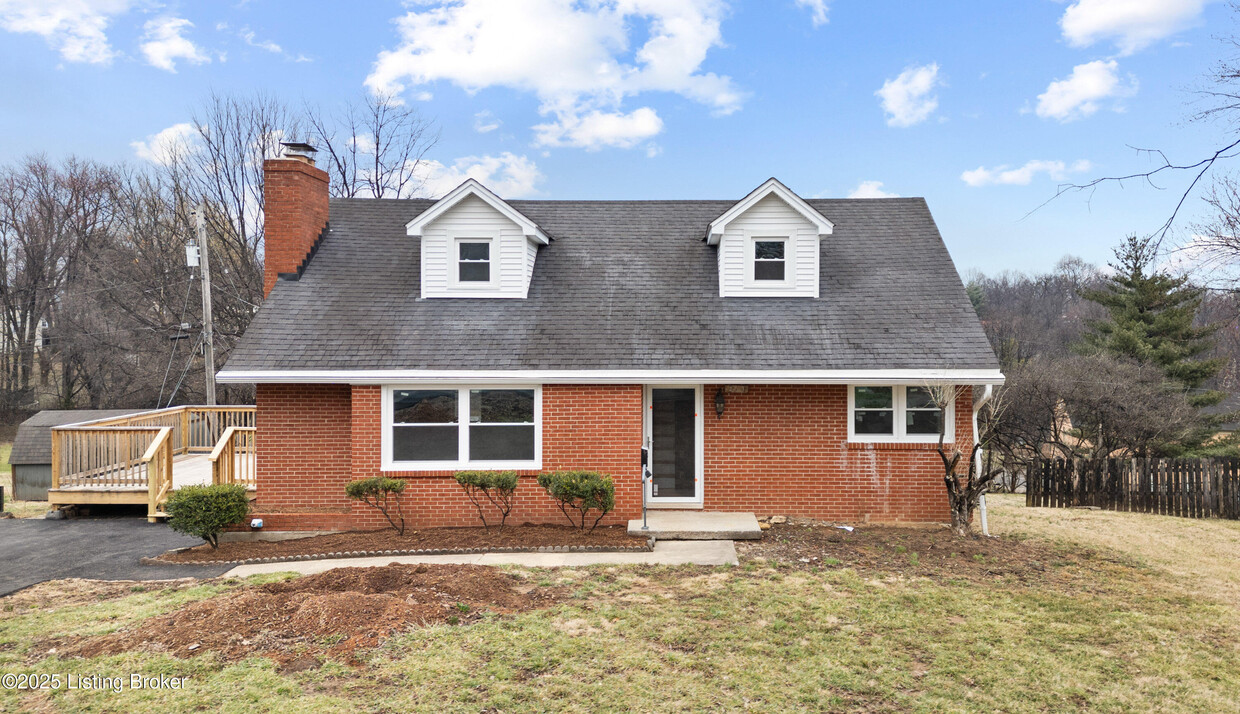 Primary Photo - 203 S Elm Grove Ave