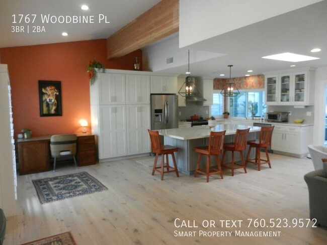 Foto del edificio - 1767 Woodbine Pl