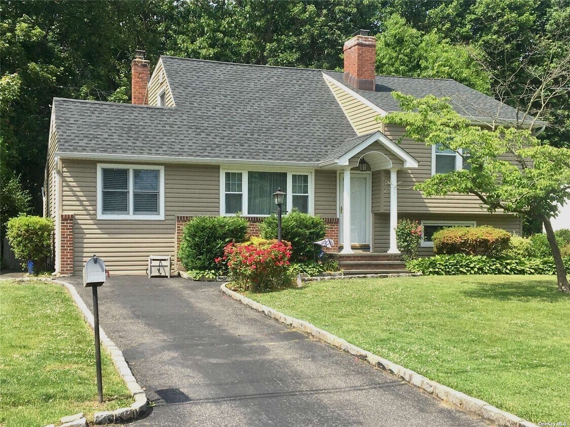 Primary Photo - 7 Skyview Pl