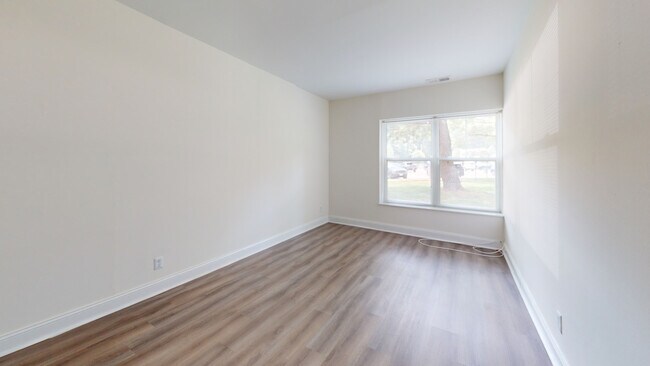 Interior Photo - The Commons at Windsor Gardens