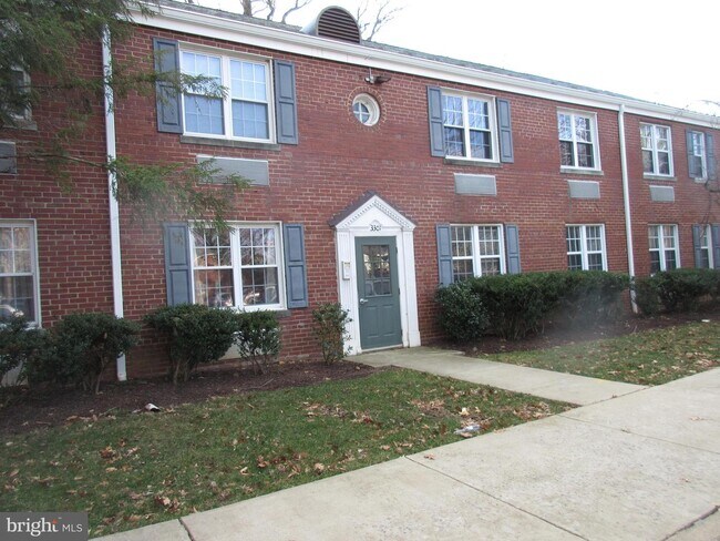 Building Photo - 3301 Commonwealth Ave