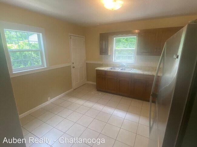 Building Photo - 3 br, 1 bath House - 106 Mountain View Drive