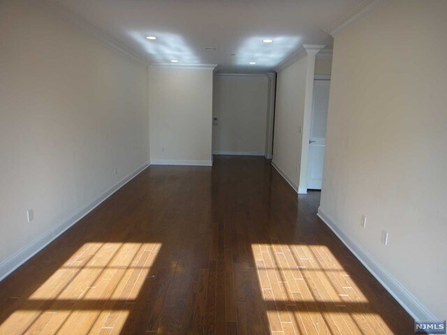 Building Photo - 180 Edgewater Rd