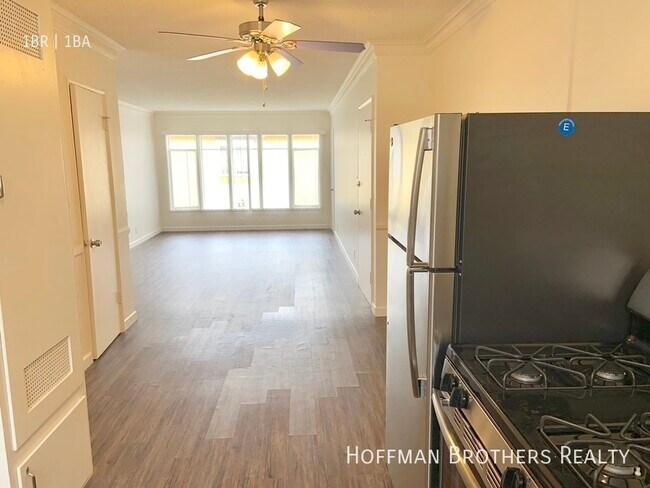 Building Photo - 5850 Condon Ave Los Angeles, CA 90056