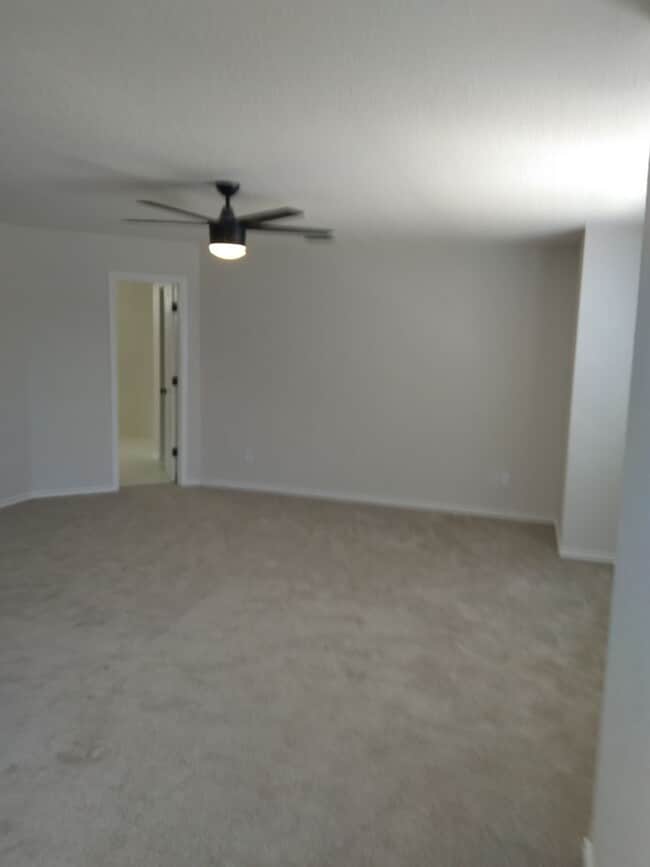 Building Photo - Spacious 3BR Home Just Minutes from Downto...