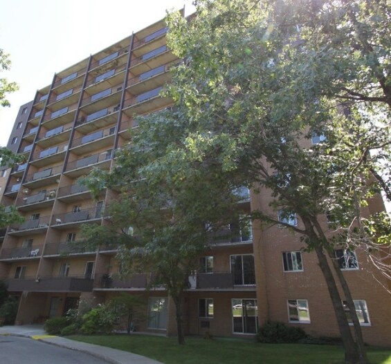 Primary Photo - Royal Oak Towers