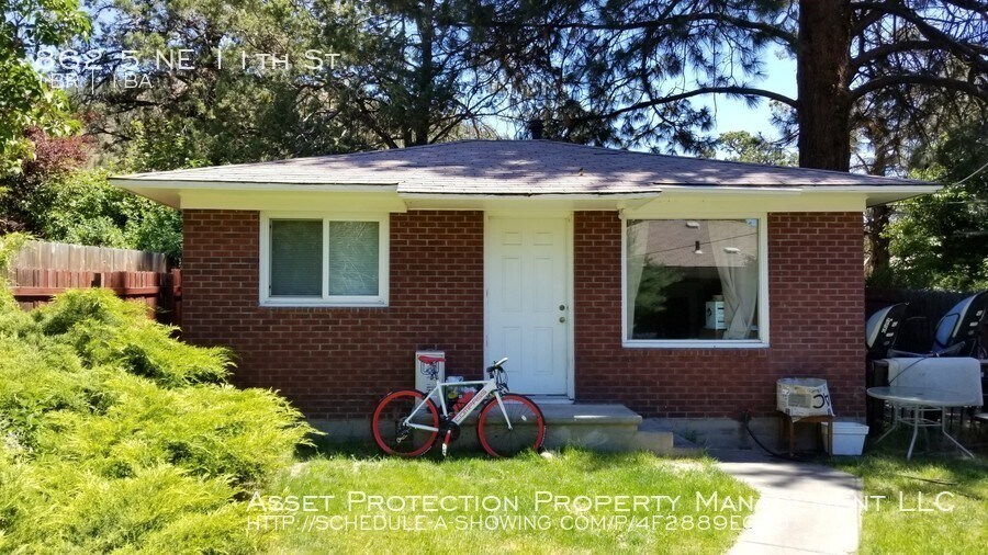 Primary Photo - VIDEOTOUR: Private Cottage Close to Costco...