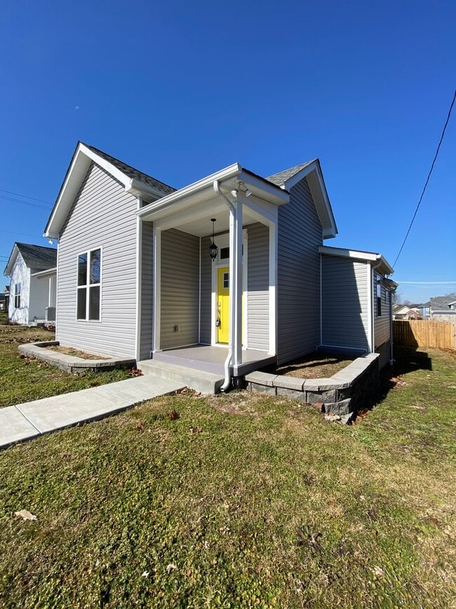 Building Photo - Four Bedroom Ranch in Elizabeth Park!