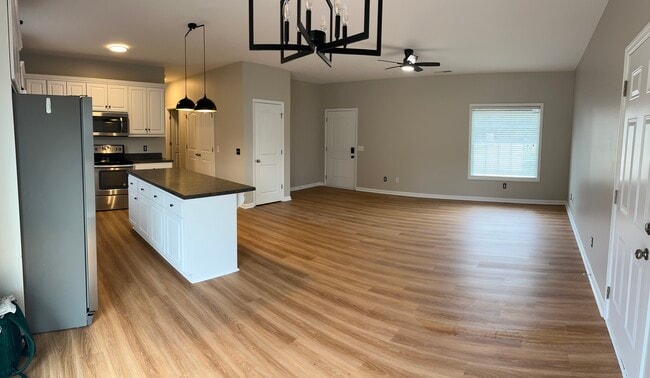 Building Photo - 104 Hooks Glenn Dr