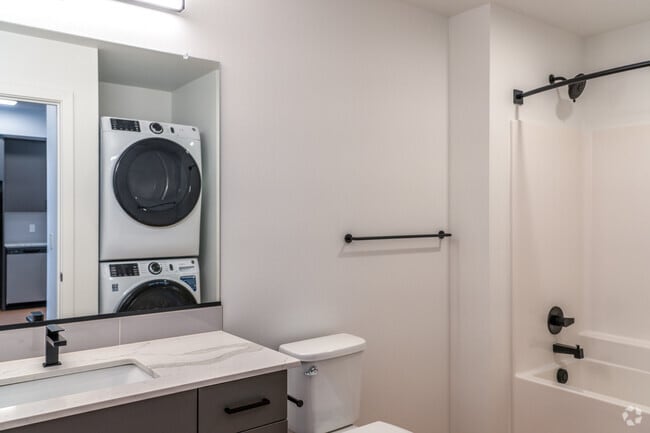 1BR A, 1BA, - 703SF - Bathroom - HW_Hudson West
