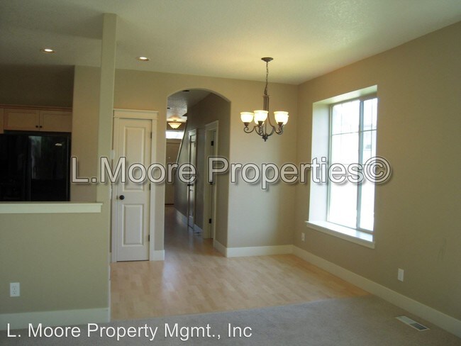 Building Photo - 15193 SW Canyon Wren Way