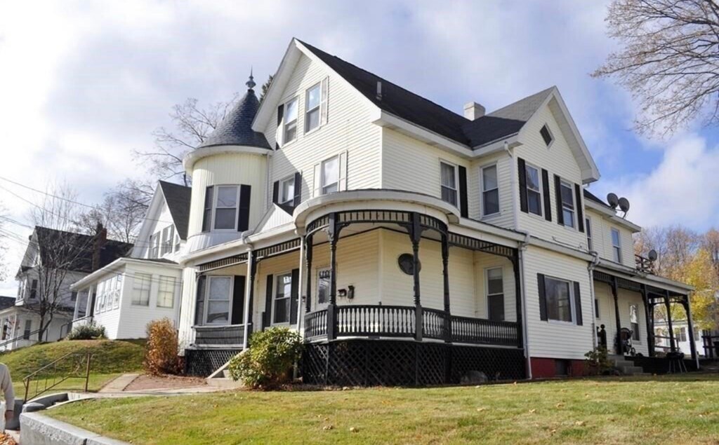 Primary Photo - 148 Vernon St