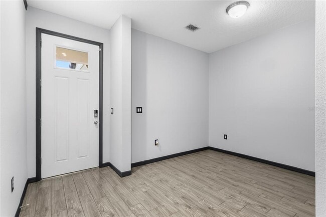 Building Photo - 15211 Willow Arbor Cir